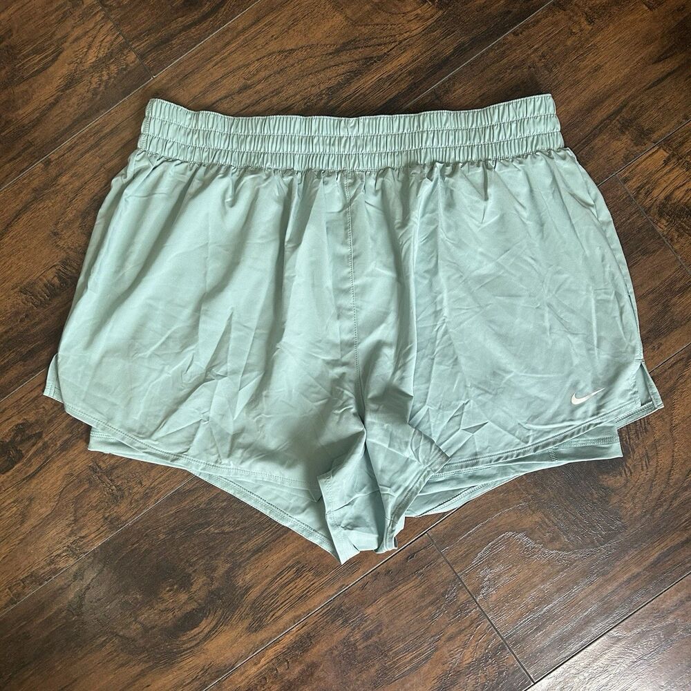 Nike Women’s Dri Fit Running Athletic Shorts Size 1XL Green FB3222 NWT Loose Fit